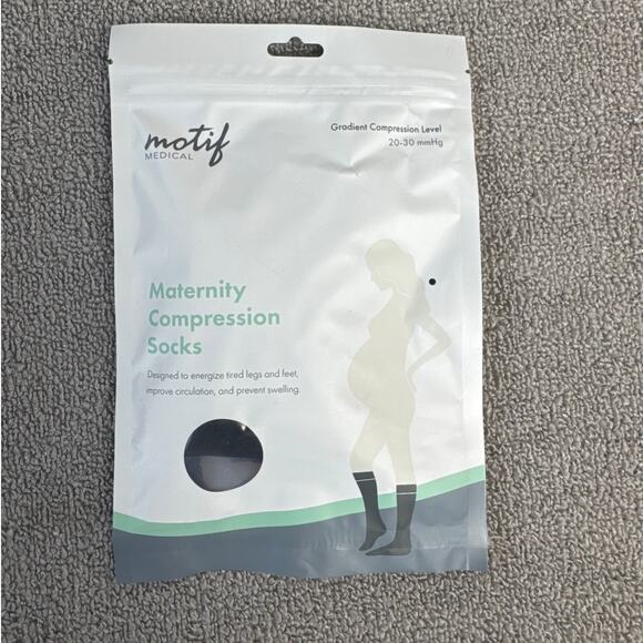 NWT Motif Maternity Compressions Socks Black Medium - Picture 1 of 4
